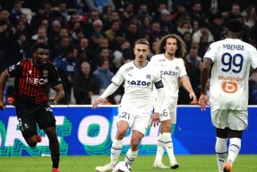 足球赛事-今晚法国杯传出新动向；山东泰山豪取连胜；管理层表态——压力陡增；控场能力受关注(莱万多夫斯基什么时候加盟巴萨)