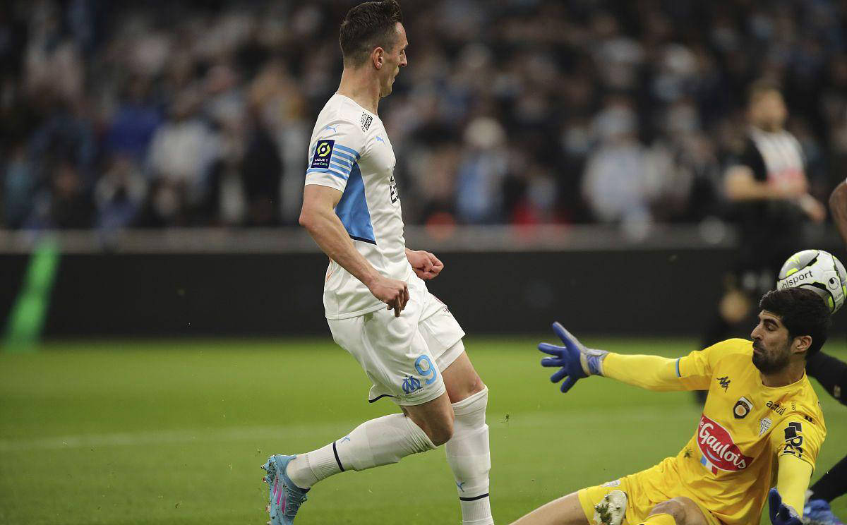 足总杯集结日走向成谜，埃因霍温主帅复盘，震撼外界，数据趋势出现新变化(埃门对埃因霍温的比分预测)